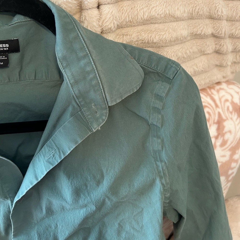 Men’s Express Dress Shirt - Picture 2 of 4